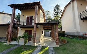 Chalé Benfica - Condominio Chales do Parque
